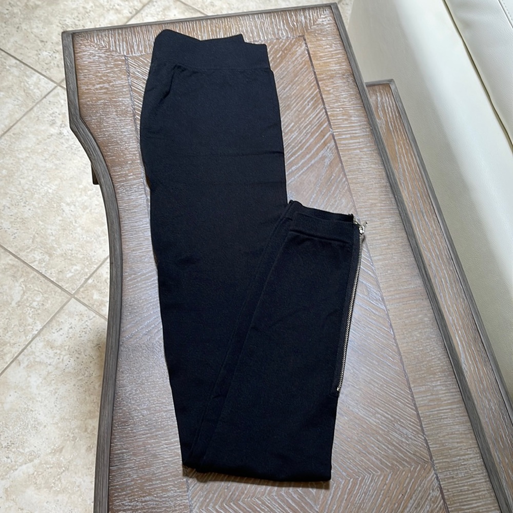 NEW BLACK LEGGINGS FULL STRETCH WITH ZIPPER ON SIDE AT BOTTOM OF LEG SIZE LG